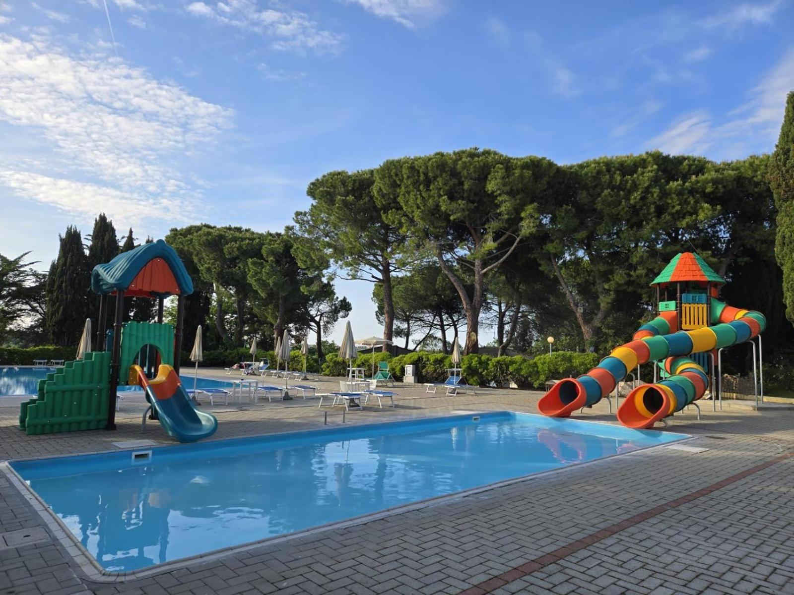 Camping Village Mar Y Sierra San Costanzo Zewnętrze zdjęcie